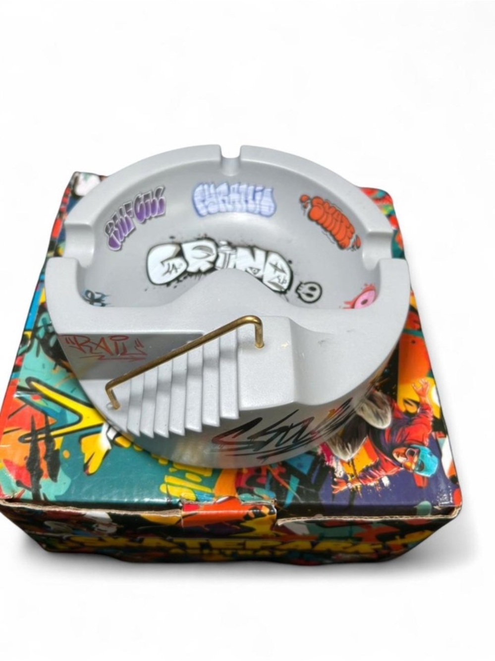 Skatepark Tech Deck Concrete Skateboard Fingerboard Ashtray  - Brand New